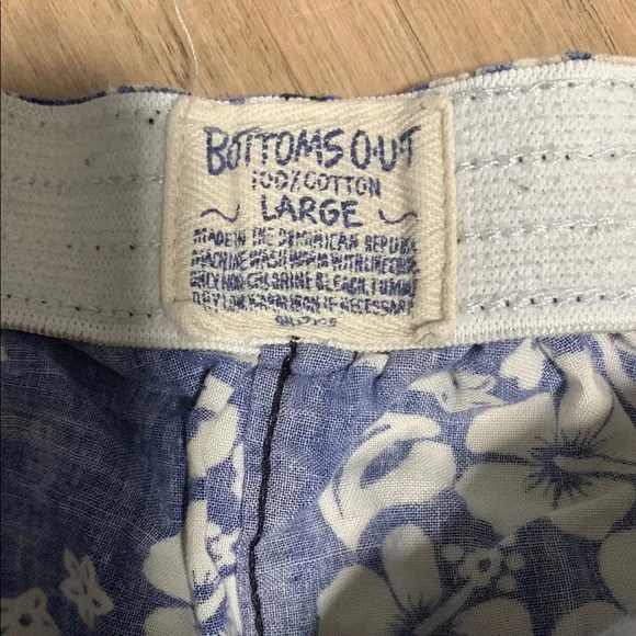 Blue and White Floral Boxers with Elastic Waistband Size Large - Picture 2 of 3